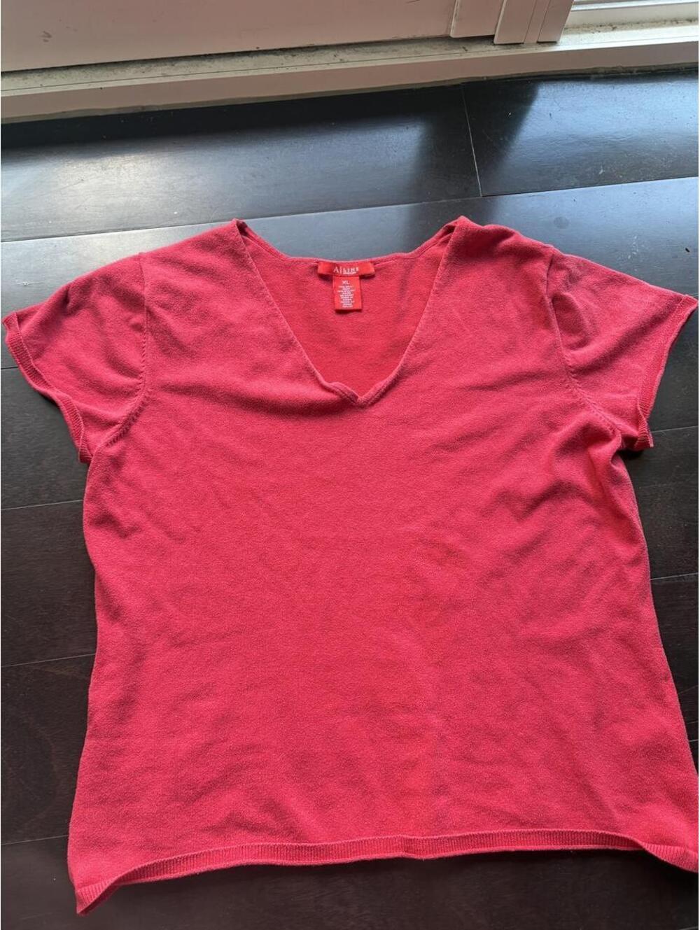 Anne Klein Women's Red and Burgundy Tshirt